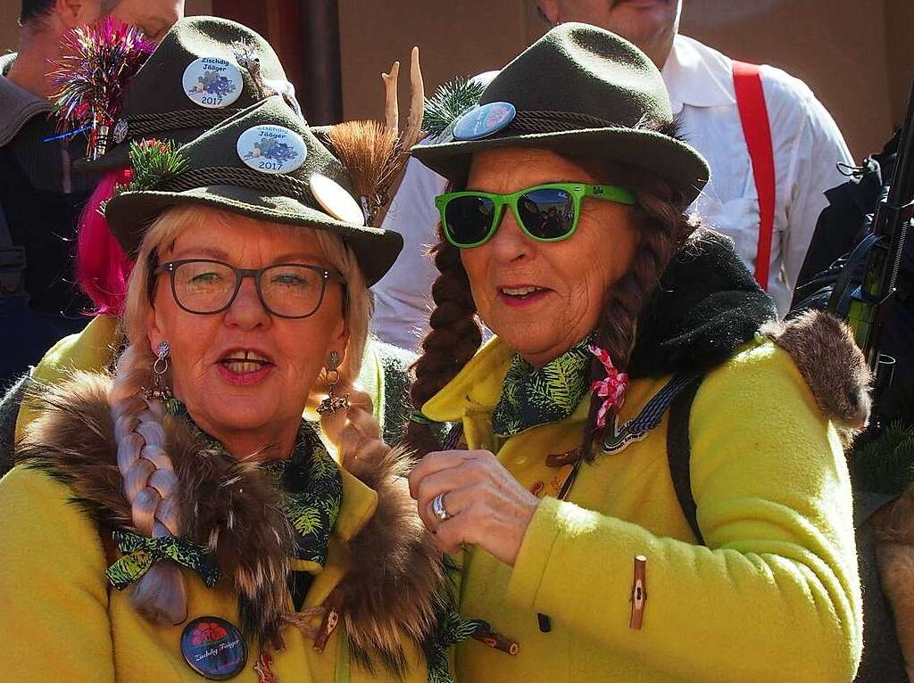 Die Hllenzunft sorgte bei der Rathausstrmung in Kirchzartren wieder fr ein buntes nrrisches Spektakel.