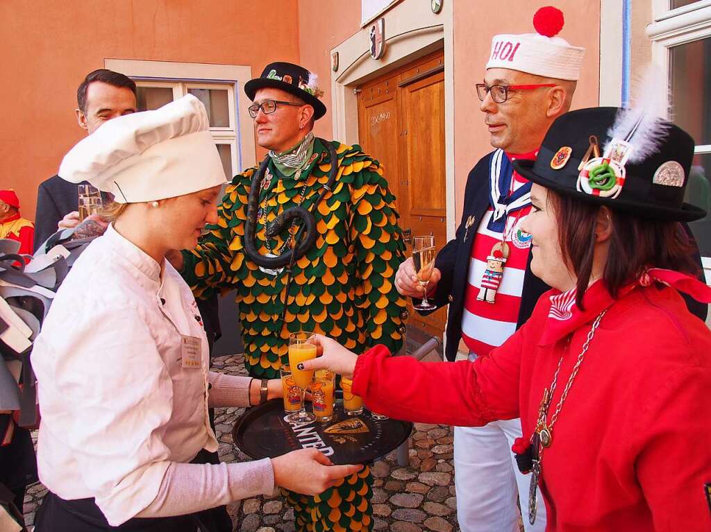 Die Hllenzunft sorgte bei der Rathausstrmung in Kirchzartren wieder fr ein buntes nrrisches Spektakel.