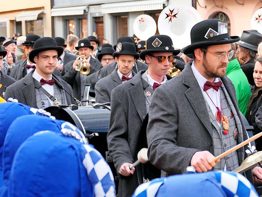 Zeit fr den groen Auftritt der Strau Schoeh Schlurbi Heitersheim