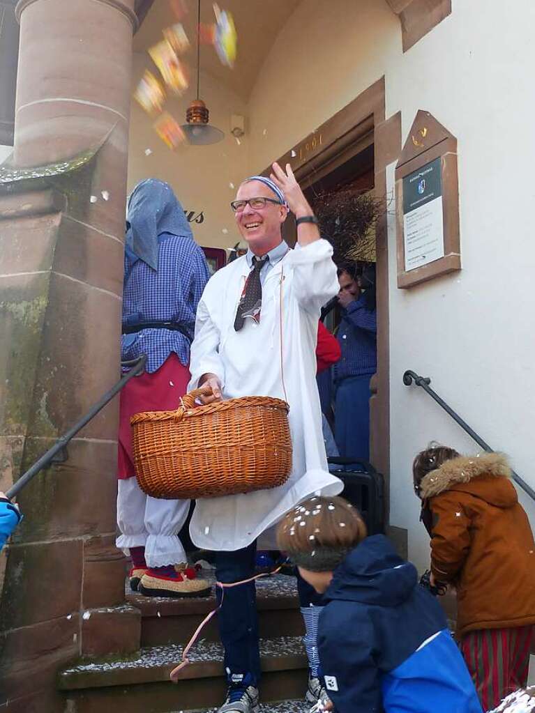 Nrrisches Treiben am Wittnauer Rathaus