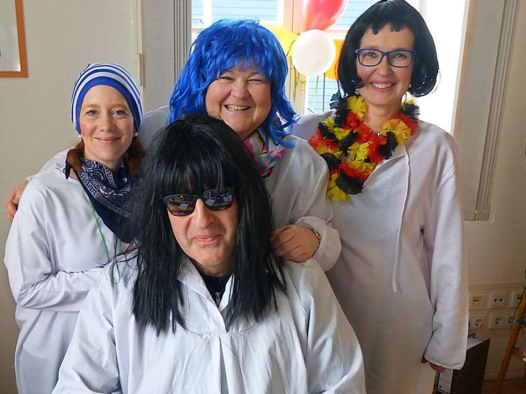 Die Rathaus-Team in Wittnau in dem zum Schmutzigen Dunschtig passenden Outfit.