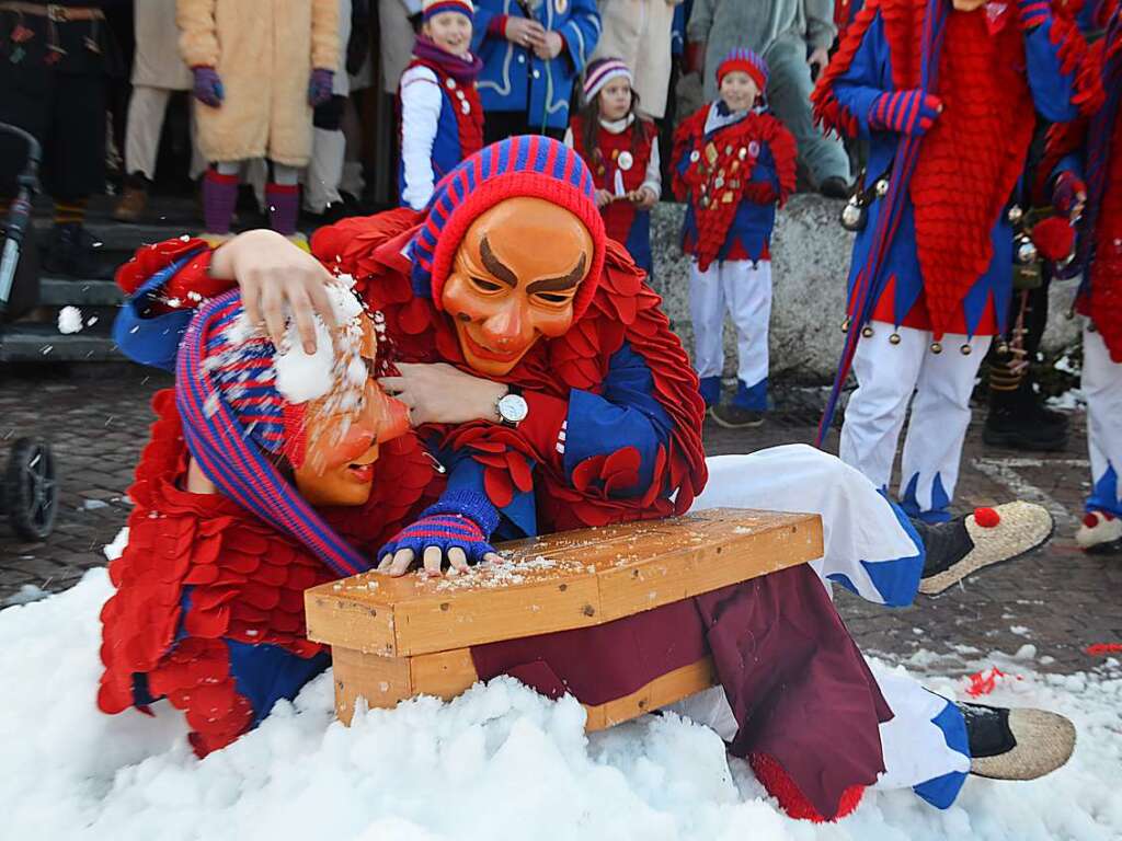 Die Fastnacht ist nach einer heftigen Rangelei ausgegraben. 