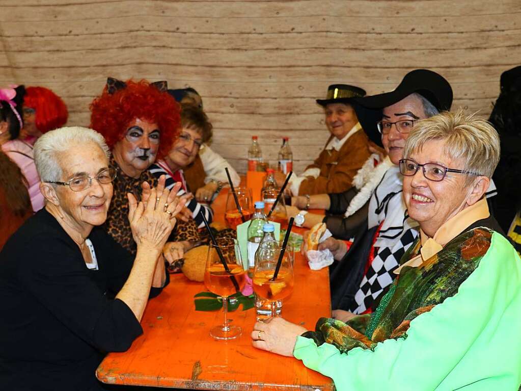 Fantasievolle Kostme, witzige Ideen und Auftritte, beste Stimmung: Das ist Frauenfasnet in Bonndorf.