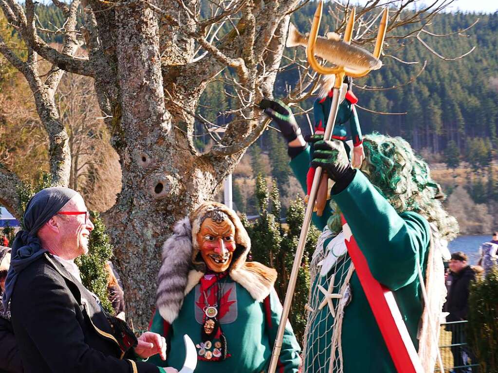 Seeruberkapitn Klaus Kreuz begrt den Seegeist an Land.