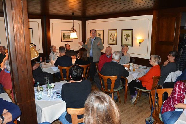 Volker Pilz beim Info-Abend in der Tan...ne&#8220;, zu dem gut 50 Zuhrer kamen  | Foto: Hannes Lauber