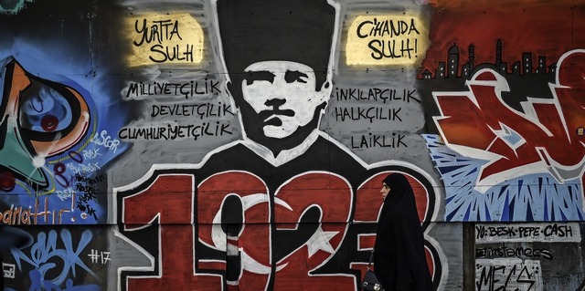 Der legendre trkische Staatsgrnder Atatrk als Graffito in Istanbul.   | Foto: OZAN KOSE