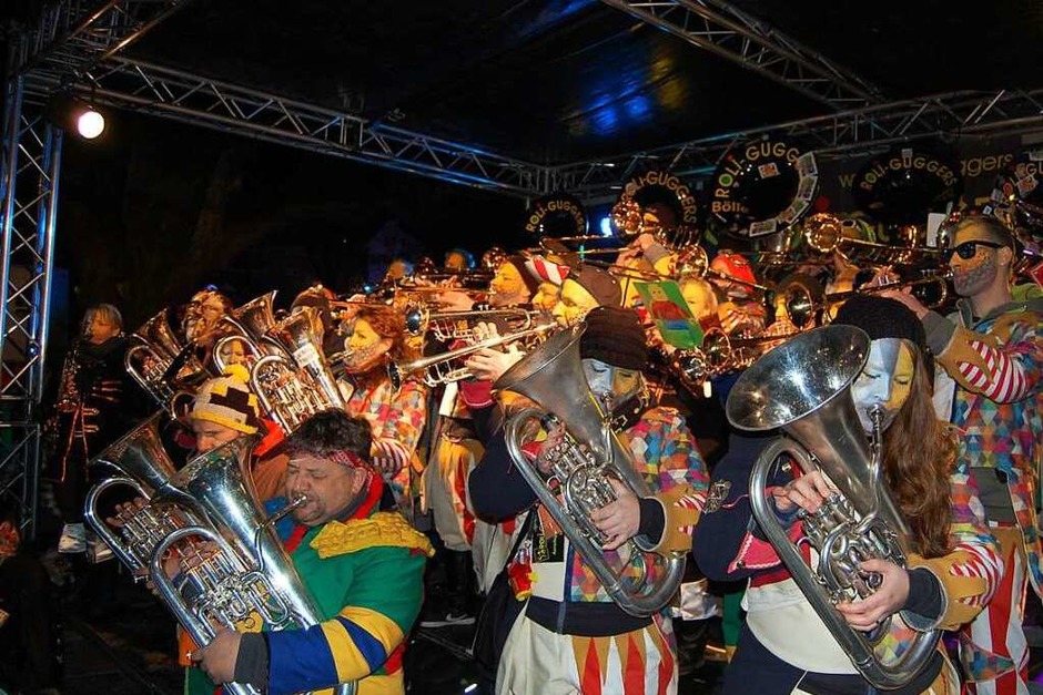 30 Guggenmusiken aus vier Ländern gab es beim Guggen-Festival in Laufenburg zu hören. (Foto: Melanie Dramac) 30 Guggenmusiken aus vier Ländern gab es beim Guggen-Festival in Laufenburg zu hören. (Foto: Melanie Dramac)