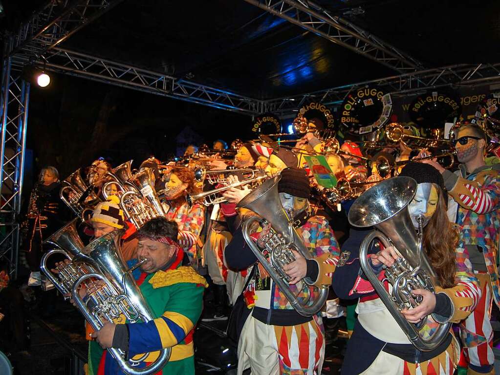 30 Guggenmusiken aus vier Lndern gab es beim Guggen-Festival in Laufenburg zu hren.