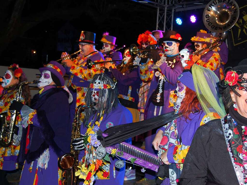 30 Guggenmusiken aus vier Lndern gab es beim Guggen-Festival in Laufenburg zu hren.