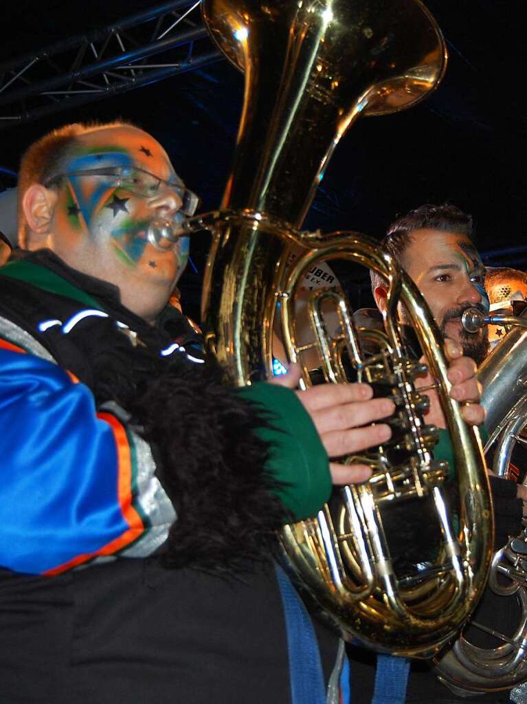 30 Guggenmusiken aus vier Lndern gab es beim Guggen-Festival in Laufenburg zu hren.