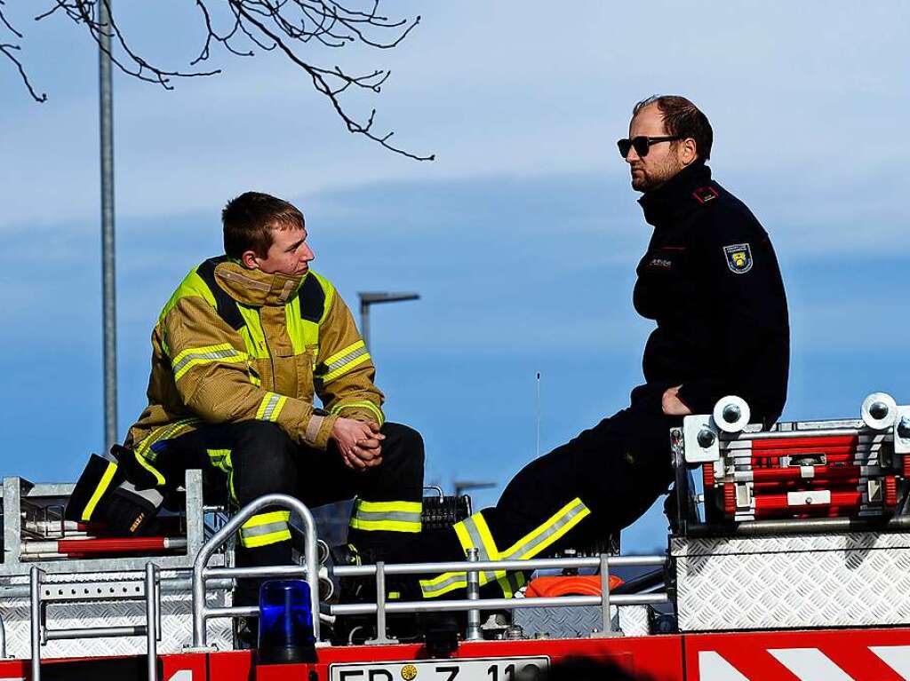 Buntes Treiben bei Sonnenschein: Eindrcke vom groen Umzug in Bad Krozingen, der in eine Feier im Narrendorf mndete.