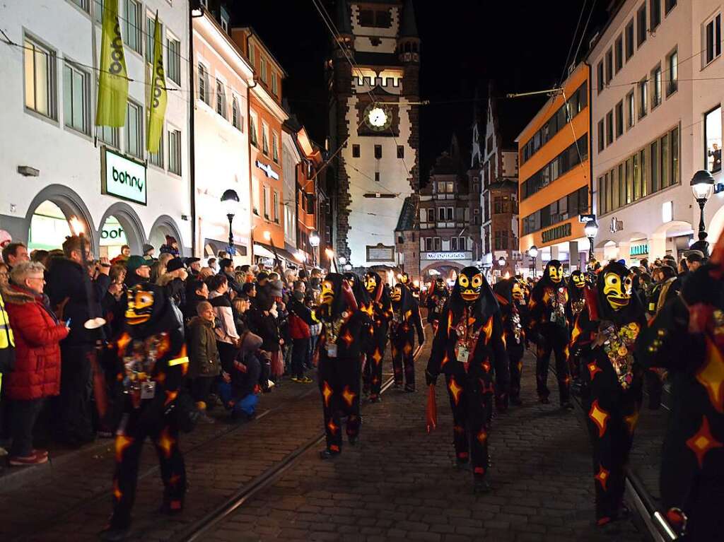 Nach elf Jahren Pause fand am Samstagabend wieder ein nrrischer Fackelumzug in Freiburg statt.