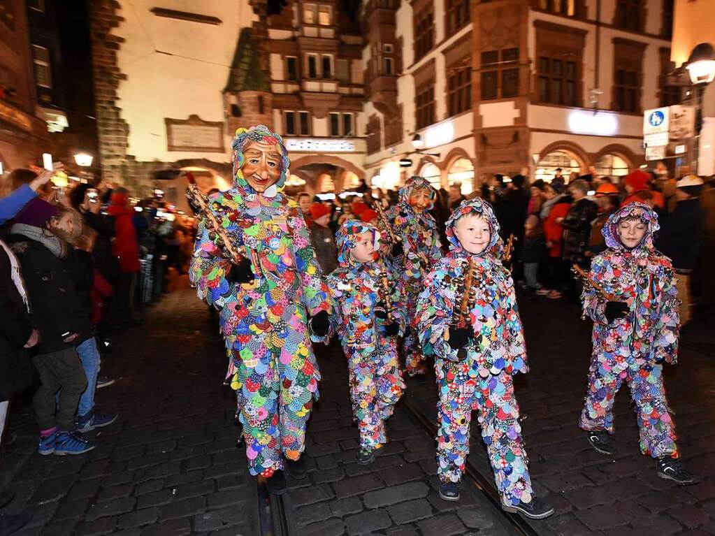 Nach elf Jahren Pause fand am Samstagabend wieder ein nrrischer Fackelumzug in Freiburg statt.