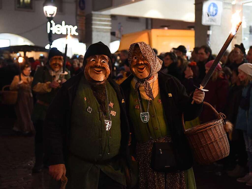 Nach elf Jahren Pause fand am Samstagabend wieder ein nrrischer Fackelumzug in Freiburg statt.