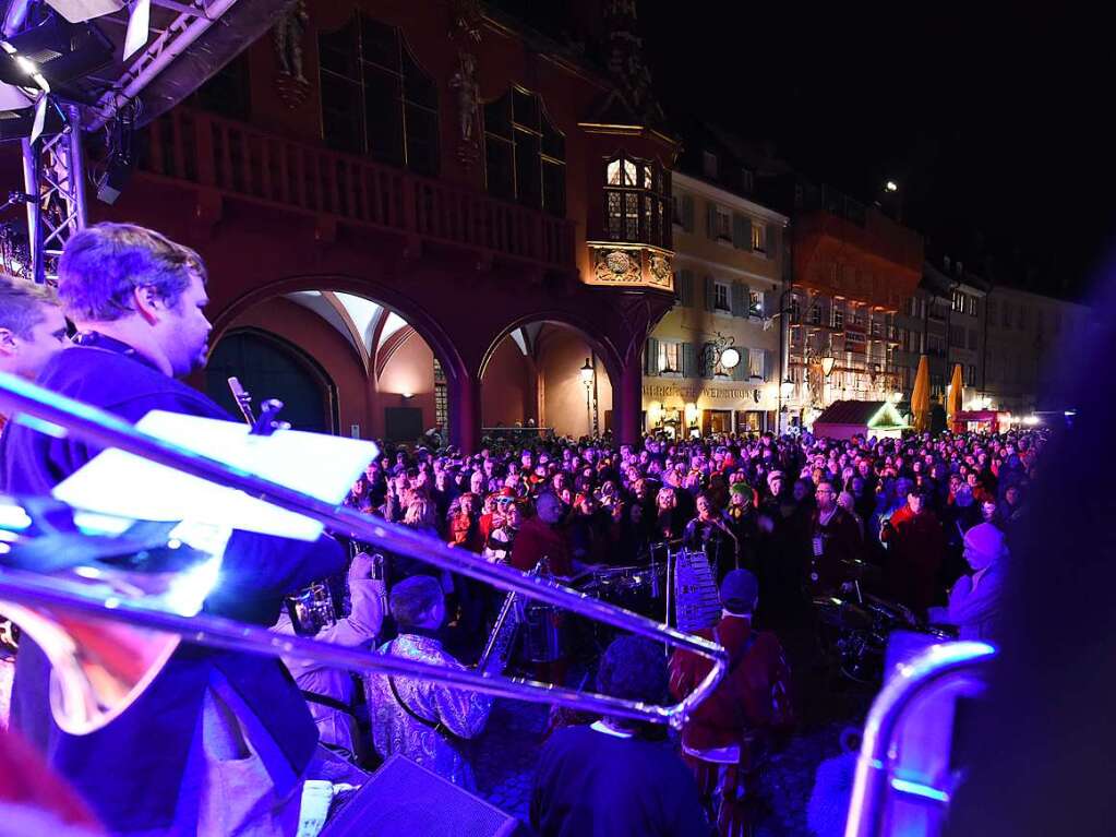 Nach elf Jahren Pause fand am Samstagabend wieder ein nrrischer Fackelumzug in Freiburg statt.