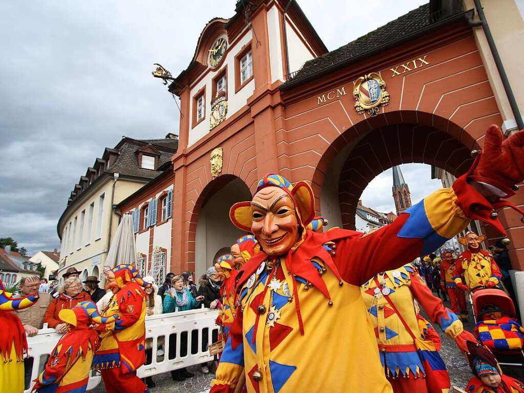 3200 Teilnehmer, 104 Grupppen, Tausende von Zuschauern: Der Emmendinger Umzug gehrt zu den grten Umzgen in der Region.