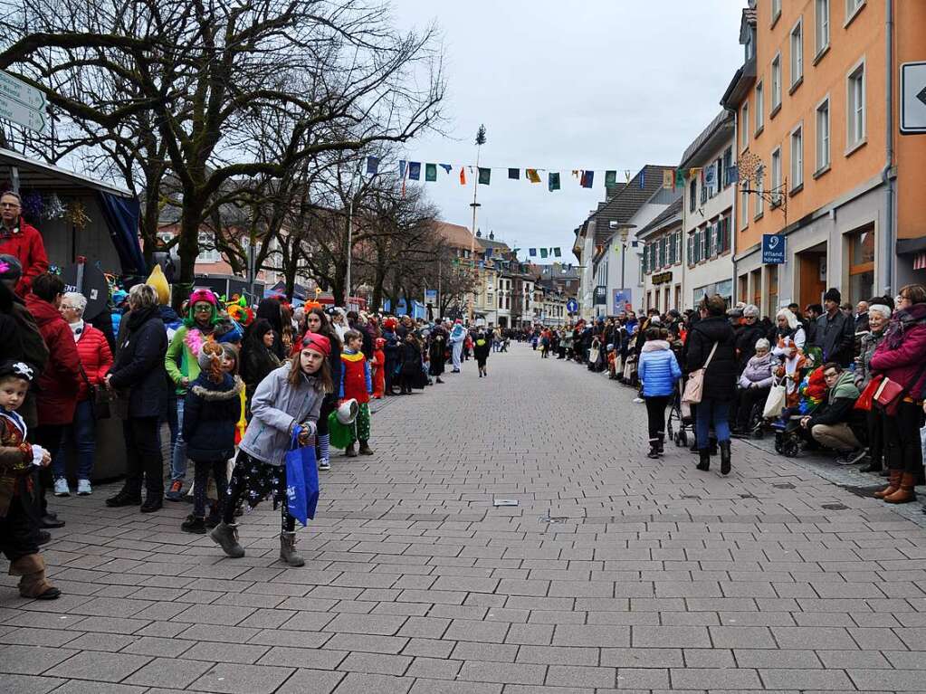 Warten auf den Umzugsbeginn.