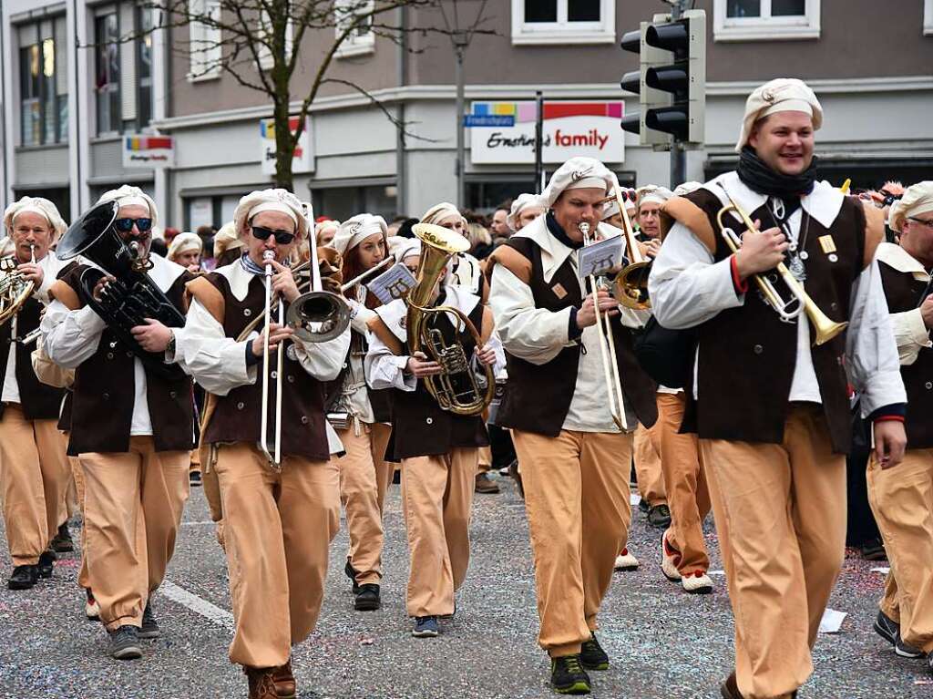 Impressionen vom grenzberschreitenden Fasnachtsumzug Rheinfelden 2020