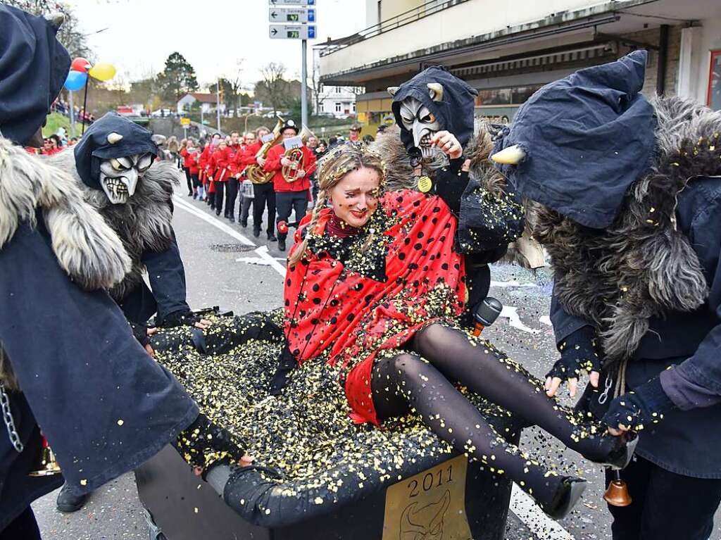 Impressionen vom grenzberschreitenden Fasnachtsumzug Rheinfelden 2020