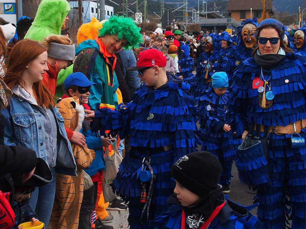 Mehr als 50 Zugnummer umfasste der Fasnetumzug in Kirchzarten. Teilnehmer und Zuschauer kamen gleichermaen auf ihre Kosten.