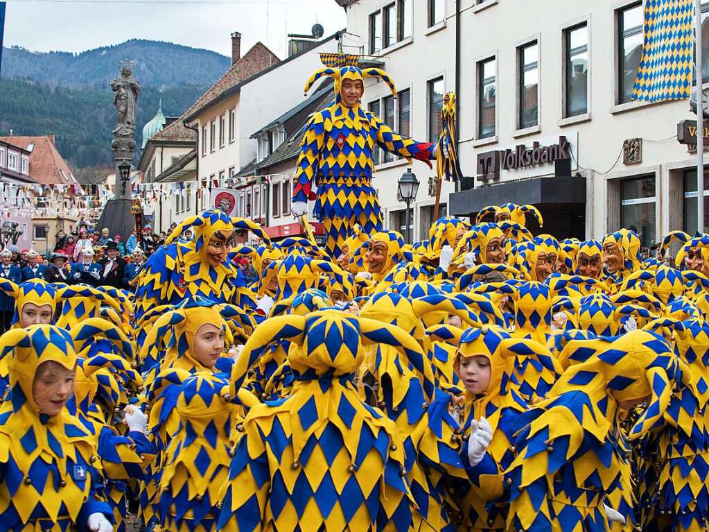 Bajasstaufe auf dem Marktplatz.