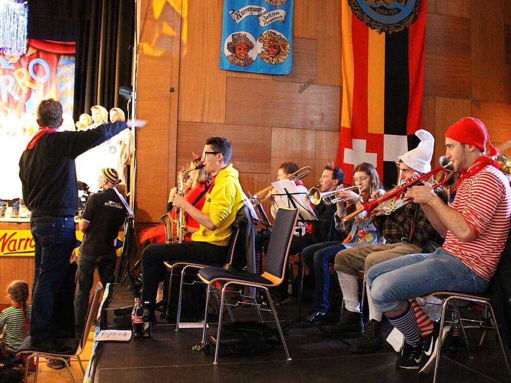 Eine Abordnung der Stadtmusik Waldkirch sorgt fr die musikalische Unterhaltung beim Kinderball