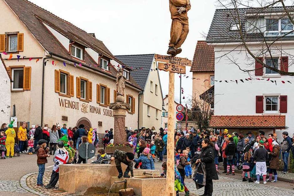 Impressionen vom Fasnachtsumzug in Pfaffenweiler (Foto: Hubert Gemmert) Impressionen vom Fasnachtsumzug in Pfaffenweiler (Foto: Hubert Gemmert)