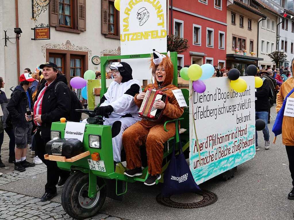 Einfallsreiche Darbietungen und Verkleidungen machten den Rosenmontag in Schnau zu einer Augenweide.