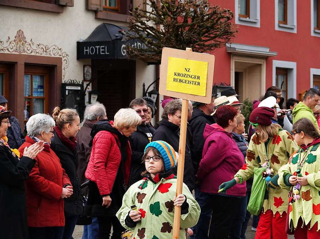 Einfallsreiche Darbietungen und Verkleidungen machten den Rosenmontag in Schnau zu einer Augenweide.