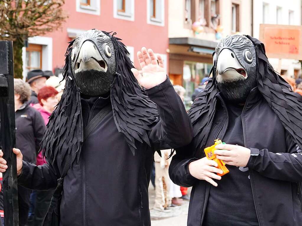 Einfallsreiche Darbietungen und Verkleidungen machten den Rosenmontag in Schnau zu einer Augenweide.