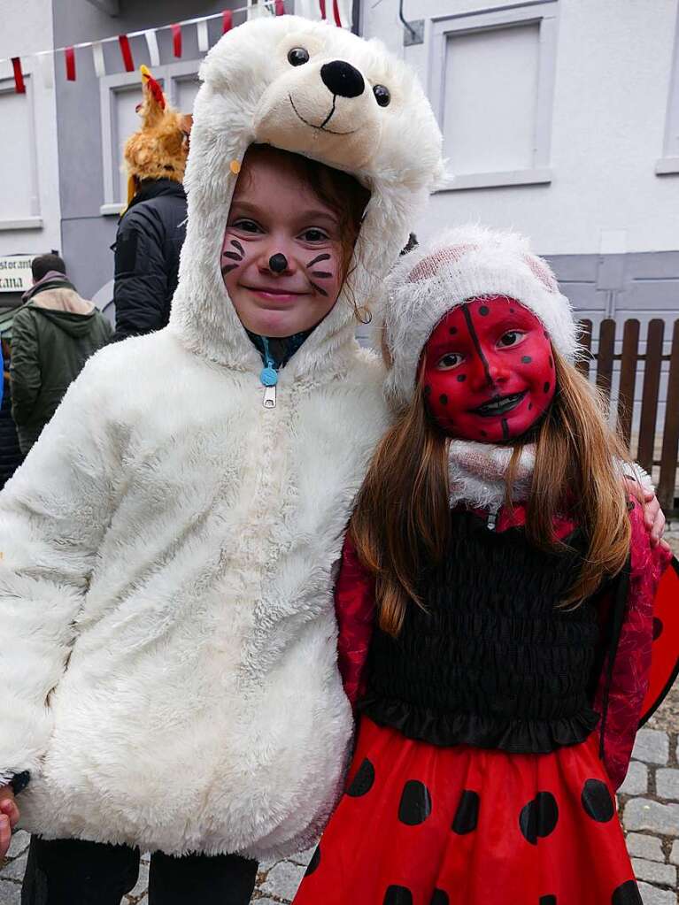 Buntes Treiben beim Neustdter Umzug am Fasnetmendig