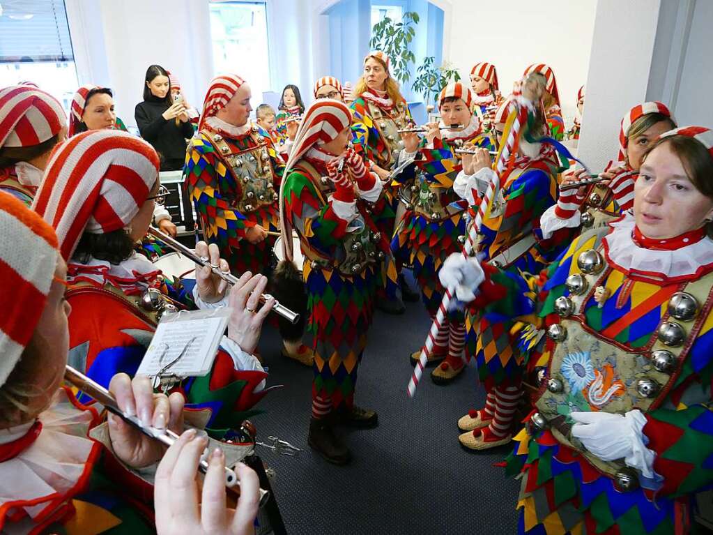 Buntes Treiben beim Neustdter Umzug am Fasnetmendig