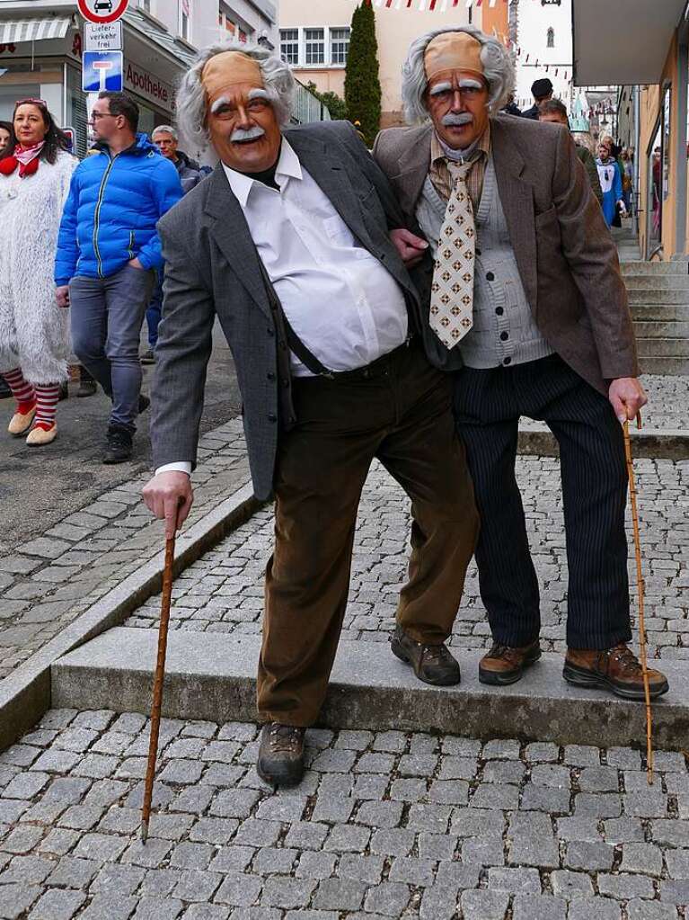 Buntes Treiben beim Neustdter Umzug am Fasnetmendig