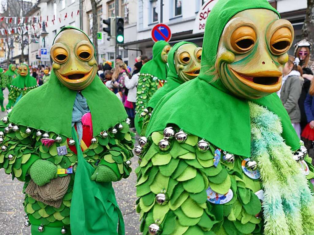 Buntes Treiben beim Neustdter Umzug am Fasnetmendig