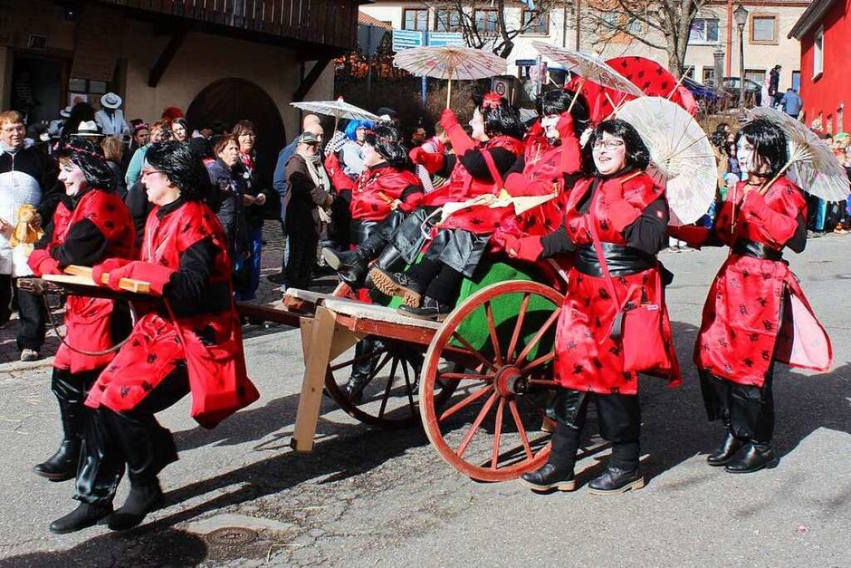 Der Geisha-(H)express der Hexenfrauen (Foto: Christa Maier) Der Geisha-(H)express der Hexenfrauen (Foto: Christa Maier)