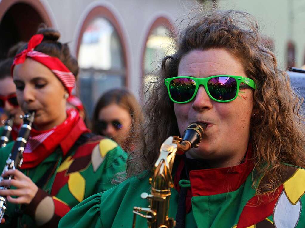 Groer Umzug am Fasnetsmontag in Endingen: Auch die Forchheimer Musikerinnen und Musiker geben den Ton an in Endingen.