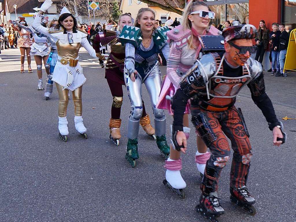 Groer Umzug in Wyhl: Der Starlight Express kommt.