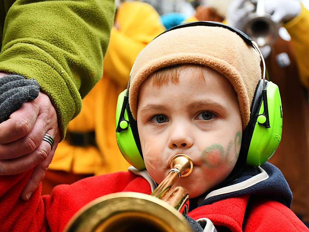 Musik und Konfetti: der Fasnachtsdienstag in Lrrach