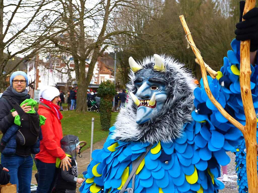 Hexen, Teufel, Masken und viele begeisterte Zuschauer sind sich einig: Der Heimbacher Umzug ist einer der schnsten in der Region.