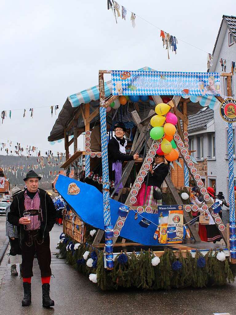 Die Schiffschaukel fehlte nicht beim Oktoberfest (Gruppe Franz Oschwald).