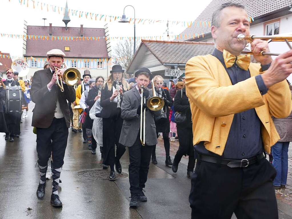 Narrenumzug am Fasnet-Zieschdig in Ewattingen