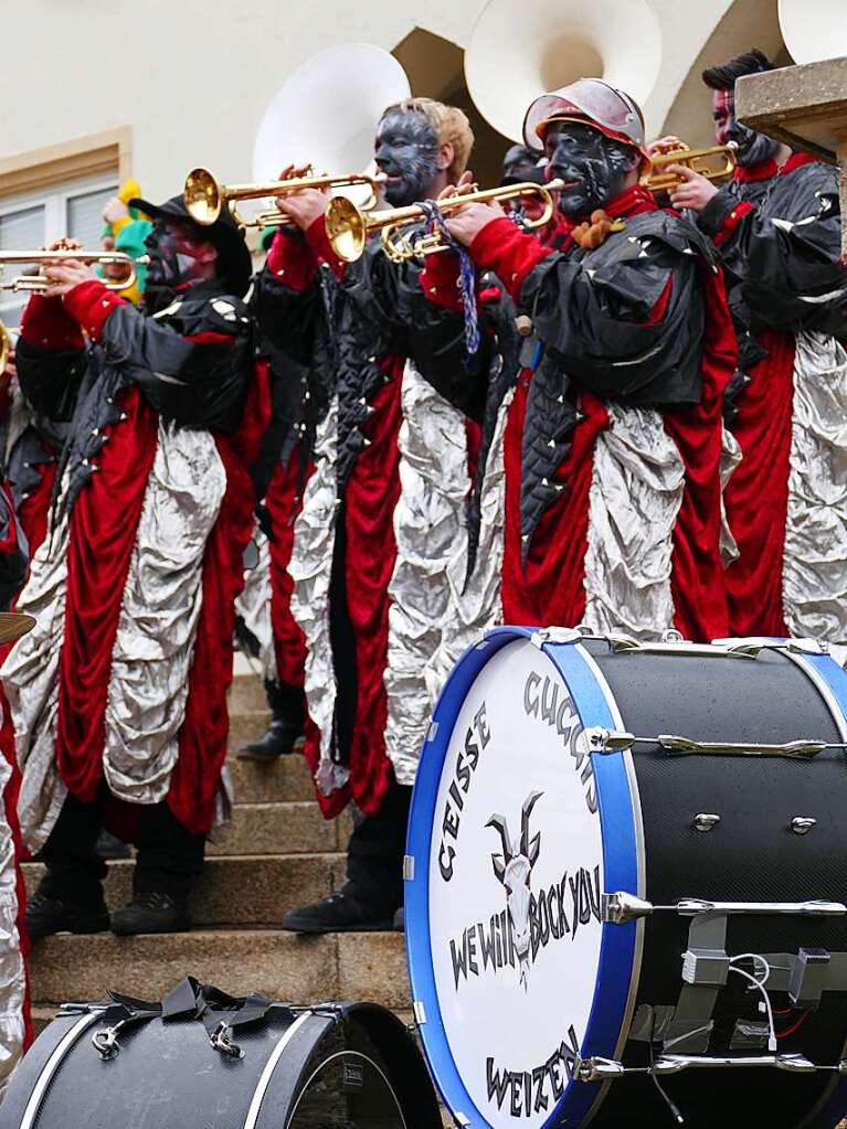 Narrenumzug am Fasnet-Zieschdig in Ewattingen