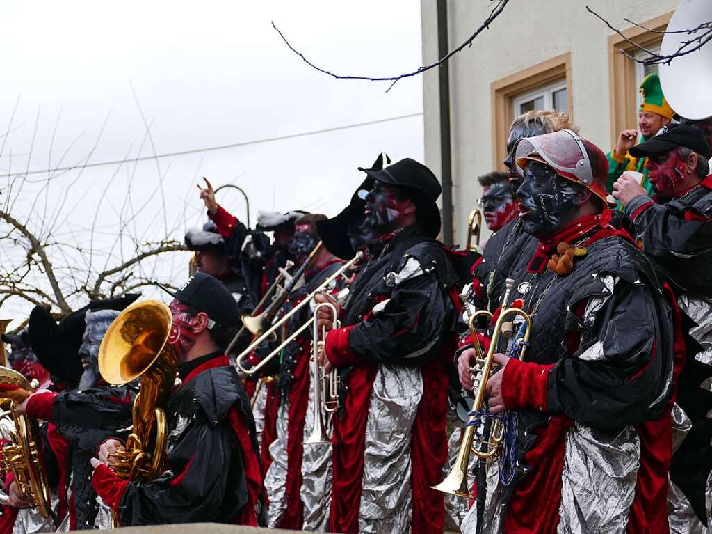 Narrenumzug am Fasnet-Zieschdig in Ewattingen