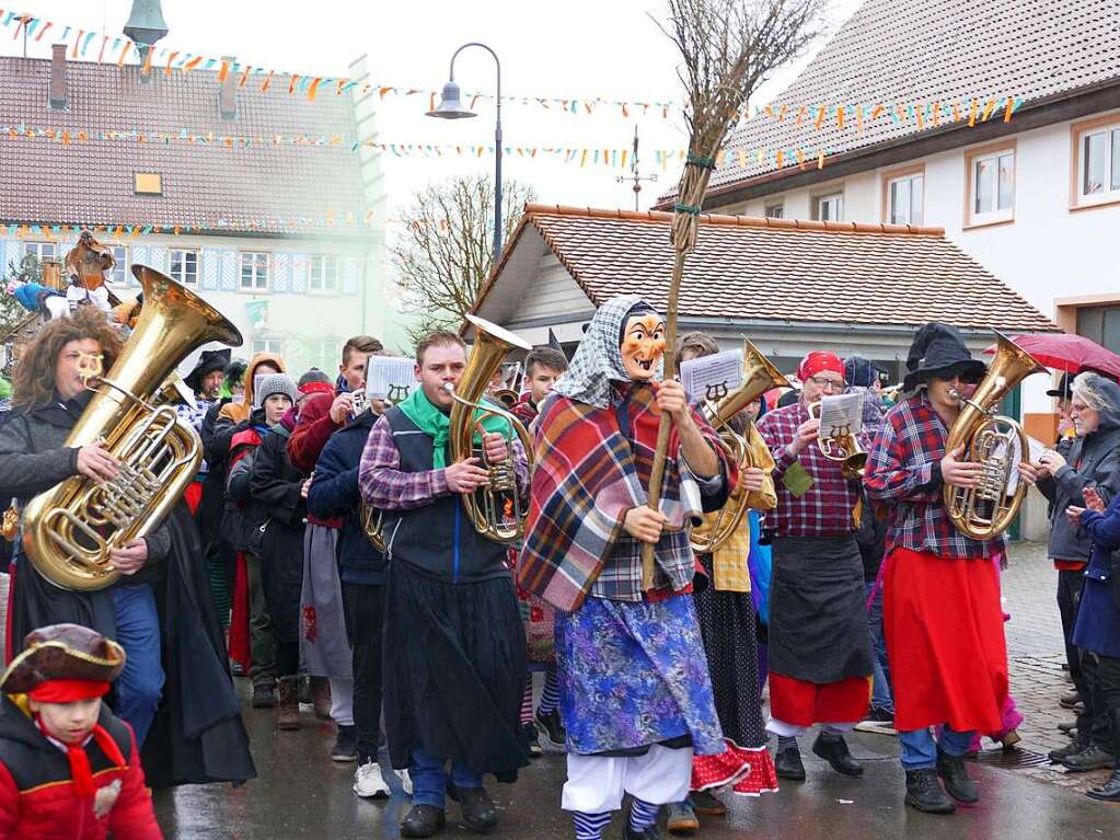 Narrenumzug am Fasnet-Zieschdig in Ewattingen