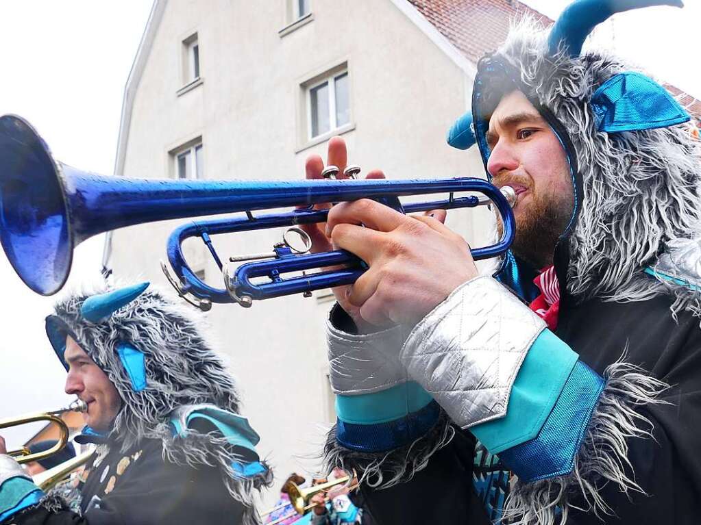 Narrenumzug am Fasnet-Zieschdig in Ewattingen