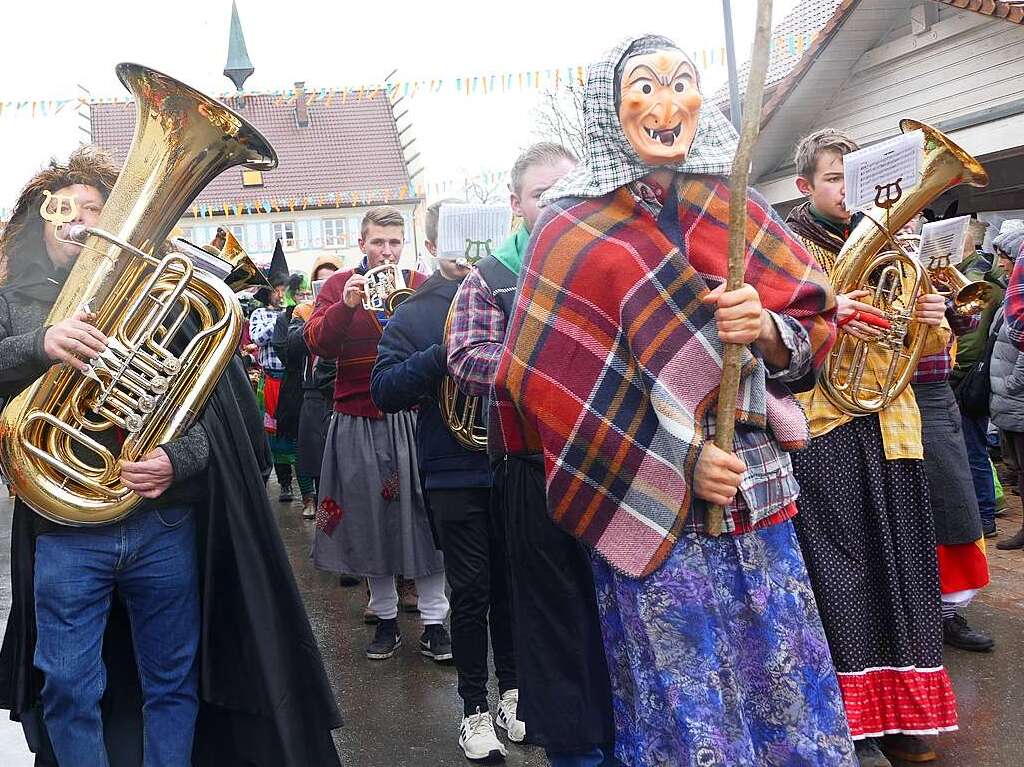 Narrenumzug am Fasnet-Zieschdig in Ewattingen