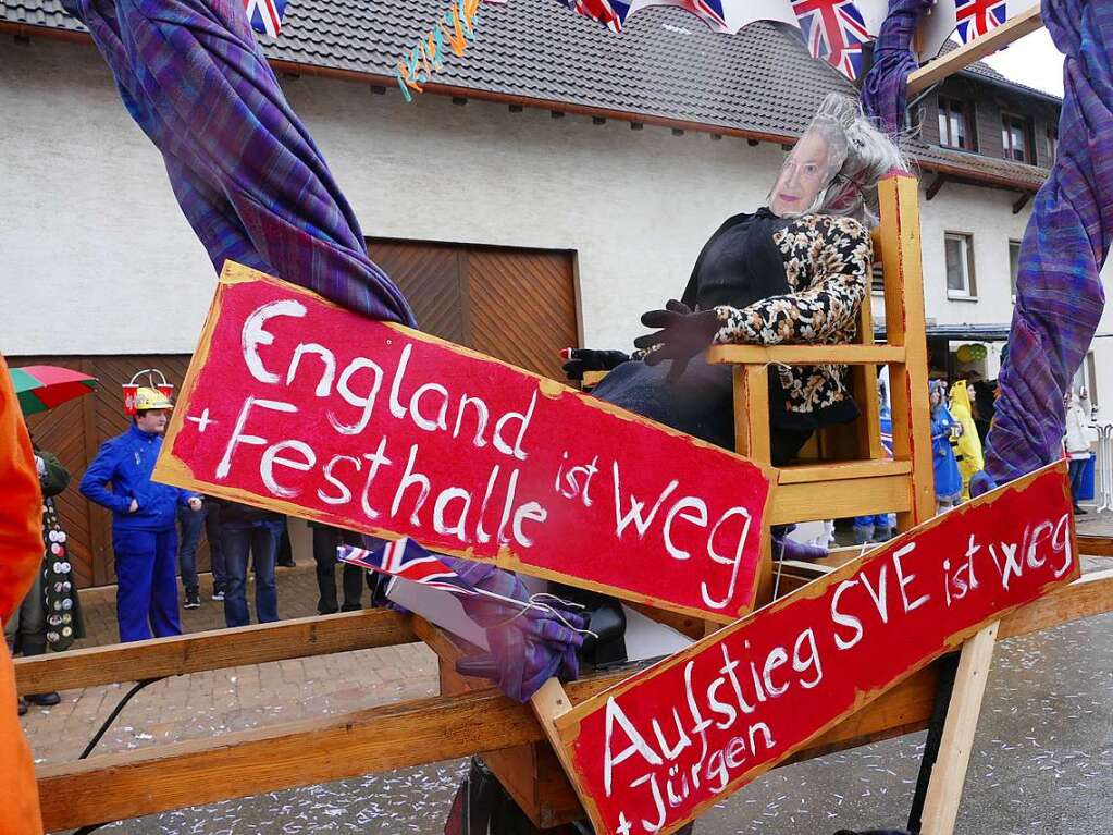 Narrenumzug am Fasnet-Zieschdig in Ewattingen