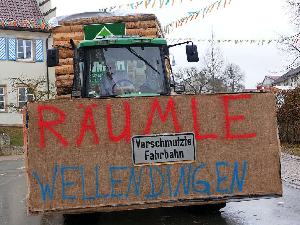 Narrenumzug am Fasnet-Zieschdig in Ewattingen