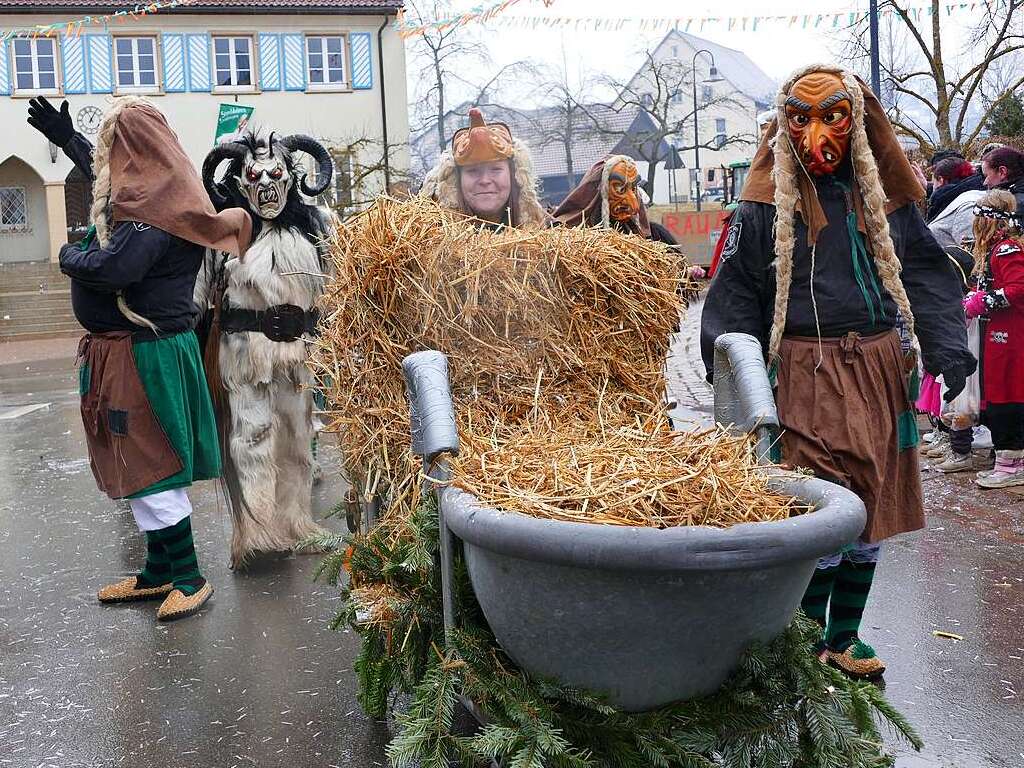 Narrenumzug am Fasnet-Zieschdig in Ewattingen