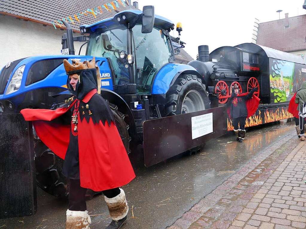 Narrenumzug am Fasnet-Zieschdig in Ewattingen